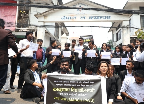 ‘क्याम्पसमा प्रहरी होइन प्राध्यापक चाहिएको छ’