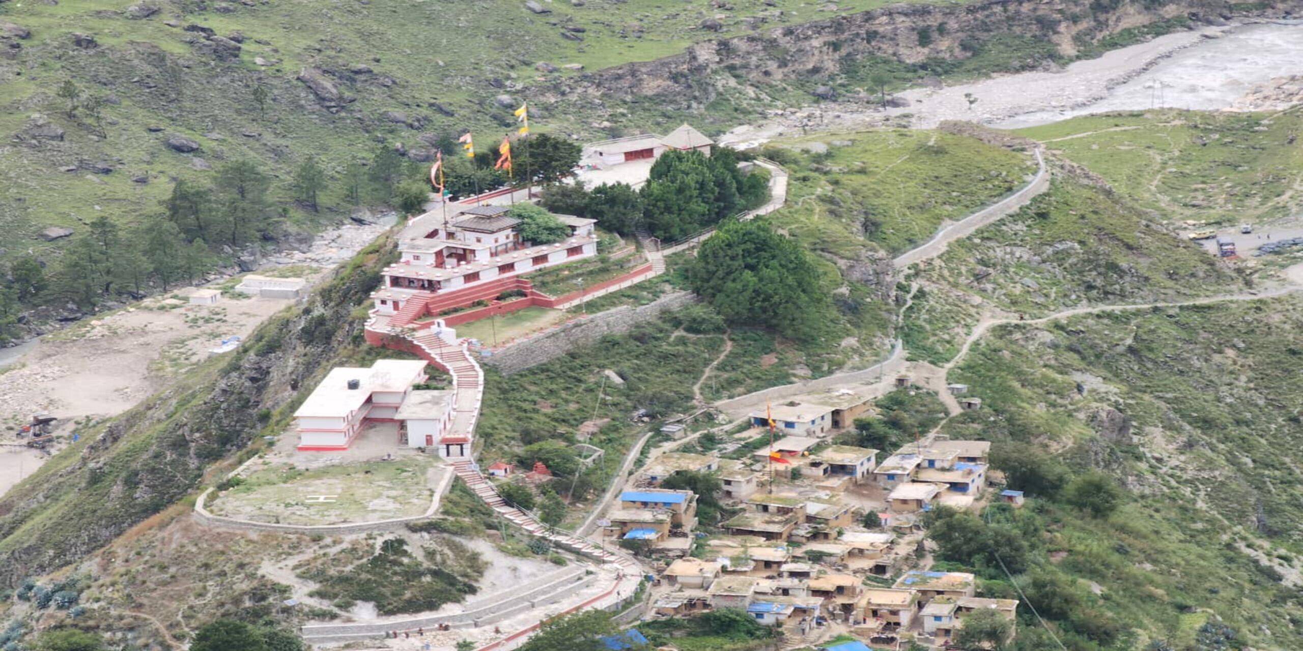 रित्तिँदो कर्णालीका गाउँको कथा : मलामीमा काँध पाउनै मुश्किल, चाडपर्वमा मात्रै फर्किन्छन् युवा
