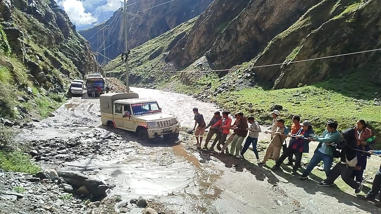 भेरी करिडोर : त्रिपुरासुन्दरीको धाउने क्षेत्रमा अवरुद्ध सडक खुल्यो